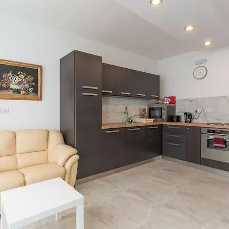 Studio In St Pauls Bay-hosted By Sweetstay